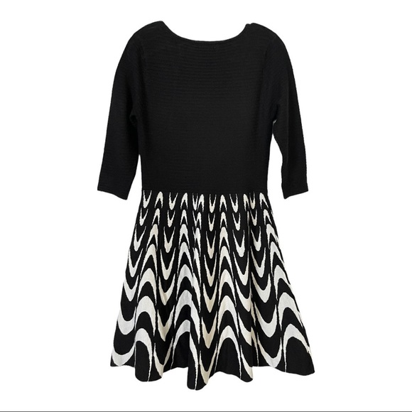 Sandra Darren Black‎ White Wavy Pattern Fit & Flare A-Line Knit Sweater Dress L - Picture 3 of 9